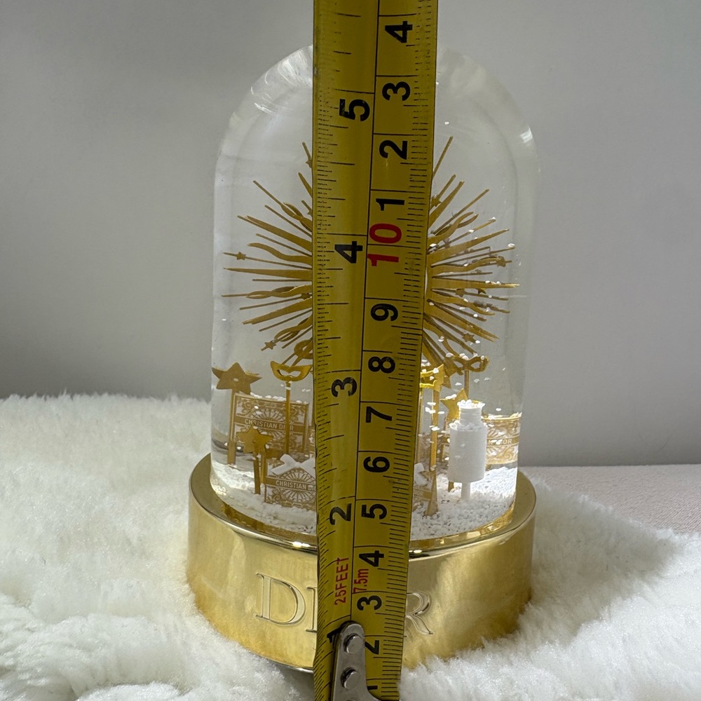 Dior gift 2024 Christmas  snow Globe - Picture 9 of 9